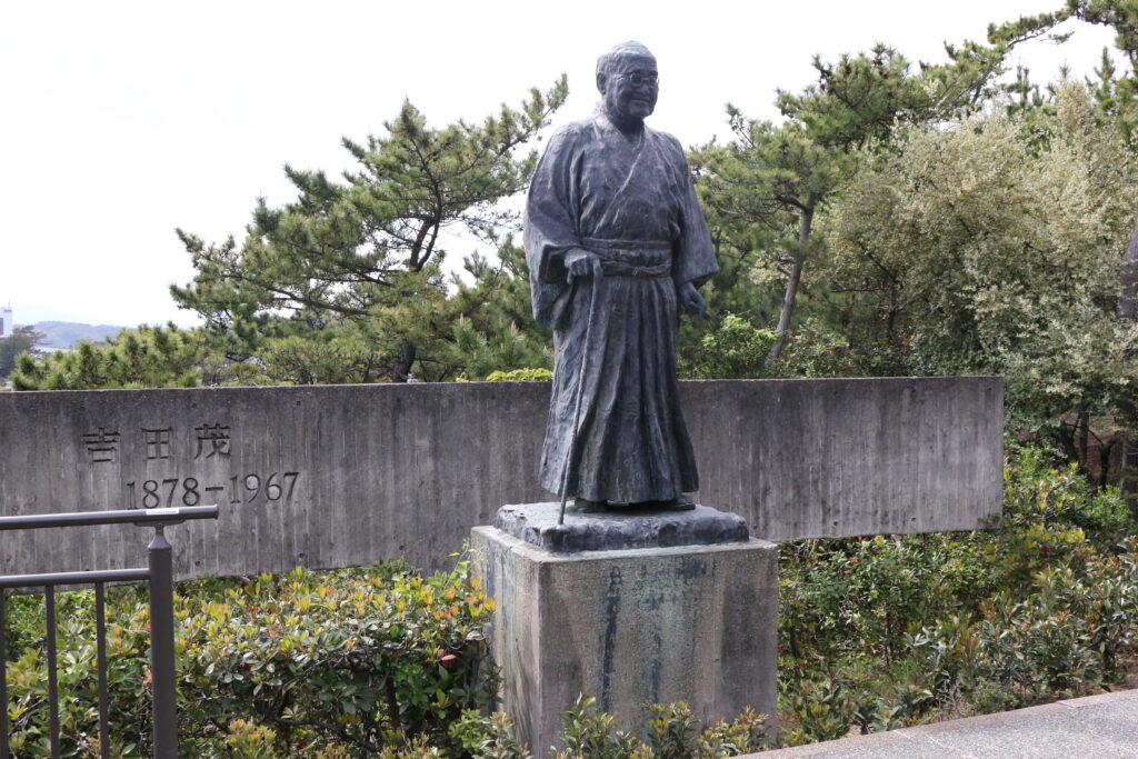 大磯吉田茂銅像
