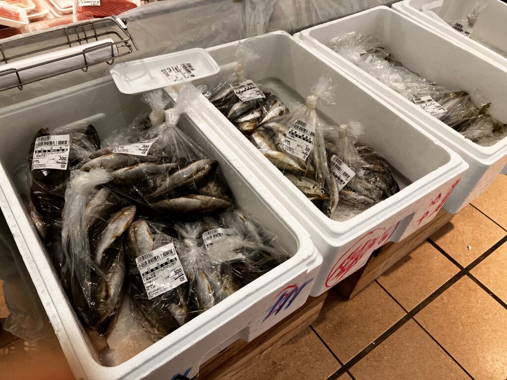 ヤオマサ大磯店大人気の鮮魚売り場