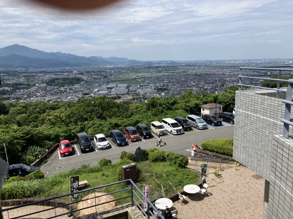 湘南平展望台駐車場