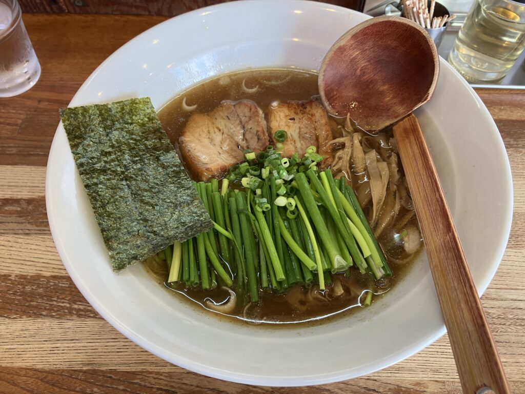 平塚麺や八雲のらーめんねぎ