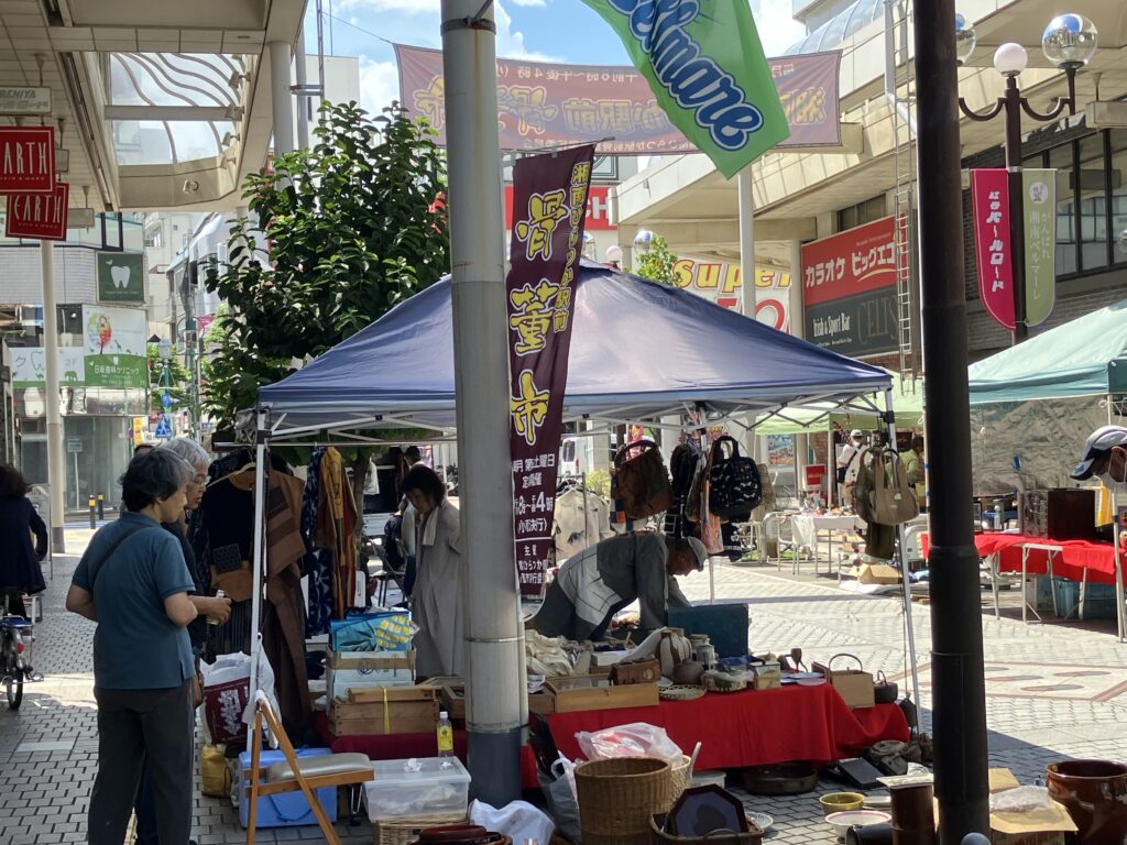 湘南ひらつか駅前骨董市