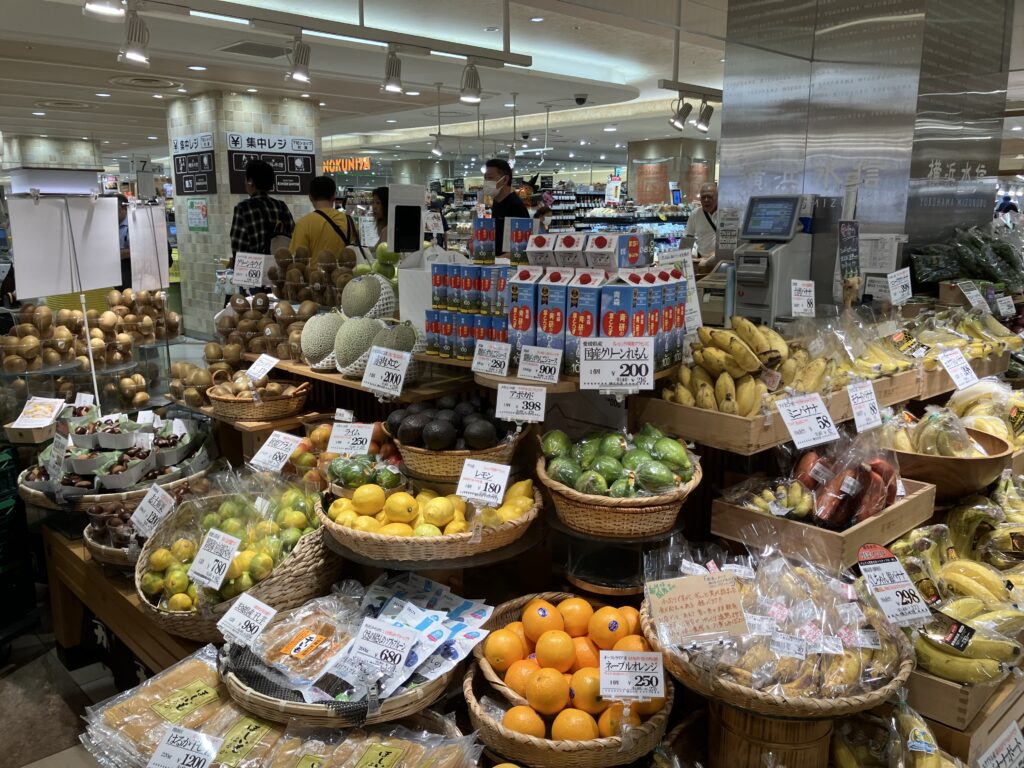 ラスカ平塚店地下野菜売り場