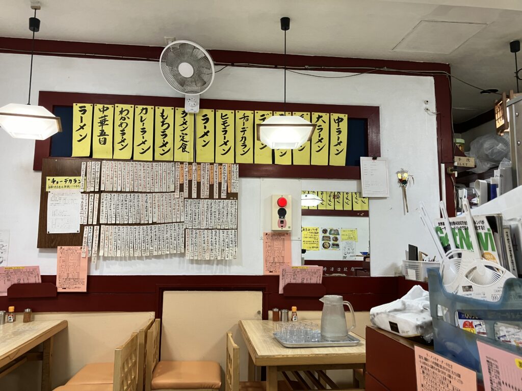 平塚ラーメン大黒庵本店壁メニュー