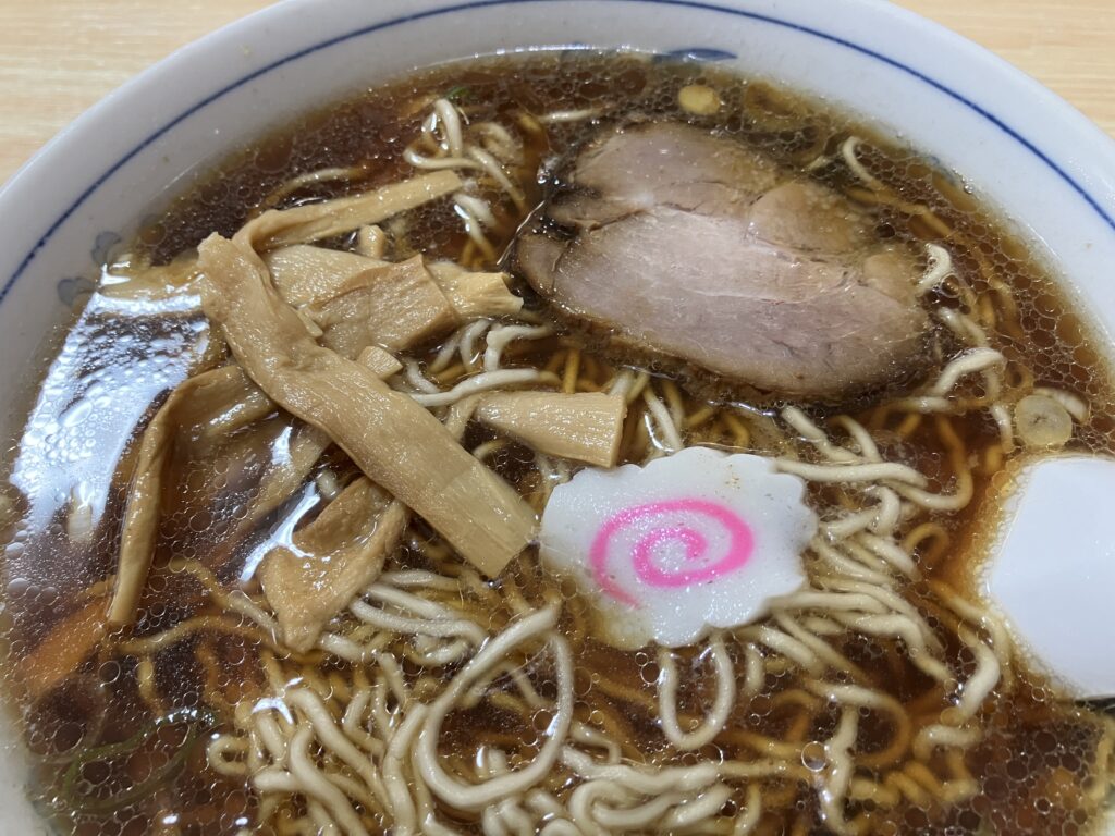 平塚ラーメン大黒庵本店のラーメン懐かしいナルト