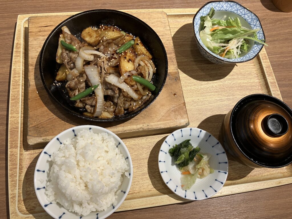 宮崎肉処霧峰の牛カルビ焼き定食
