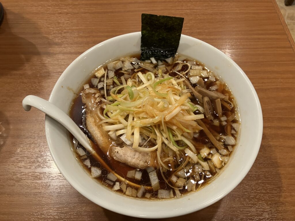 平塚竹岡式ラーメンなないろ食堂辛ねぎラーメン