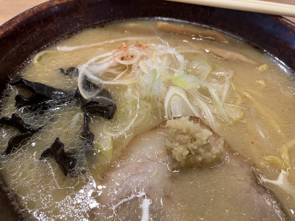 平塚ラーメン札幌みその味噌らーめんに乗る生姜