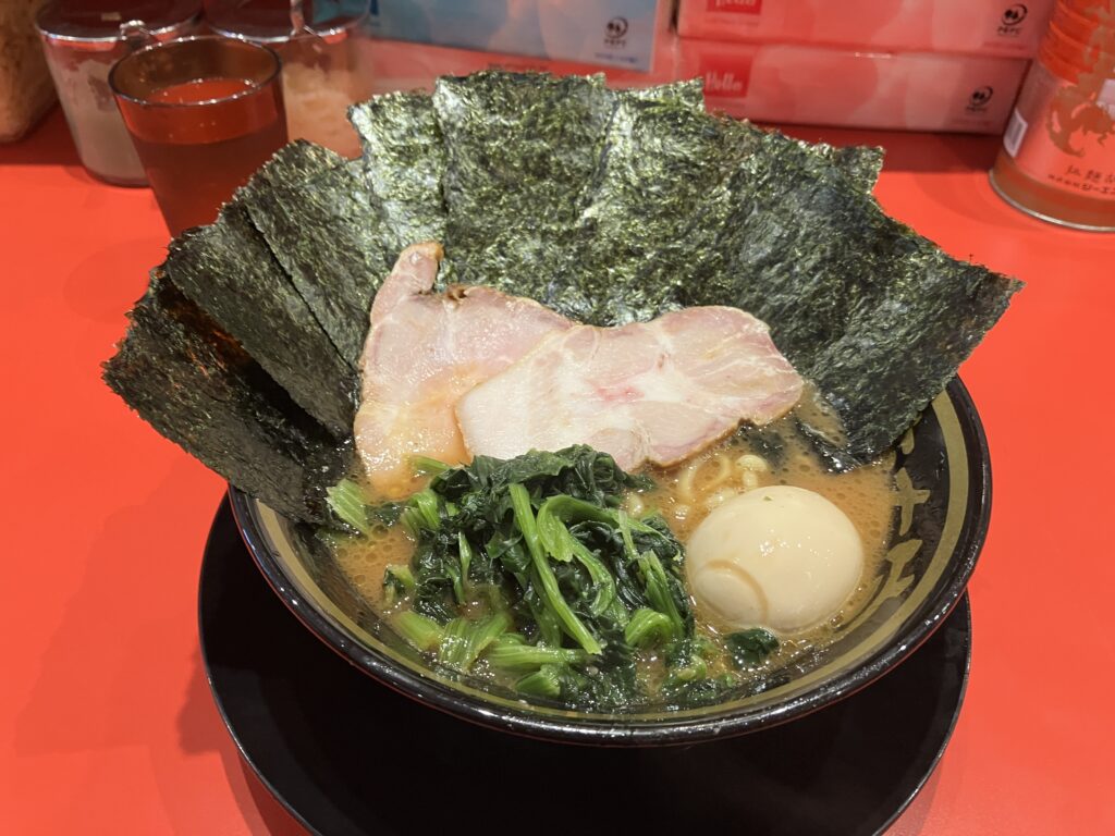 平塚「とらきち家」とらきちラーメン