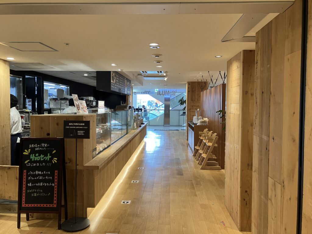 Café&MealMUJIラスカ平塚店店内