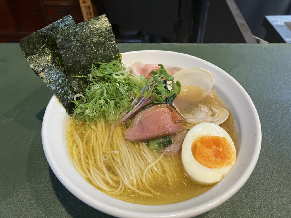 金色の鶏メジカ塩限定麺【特中華】
