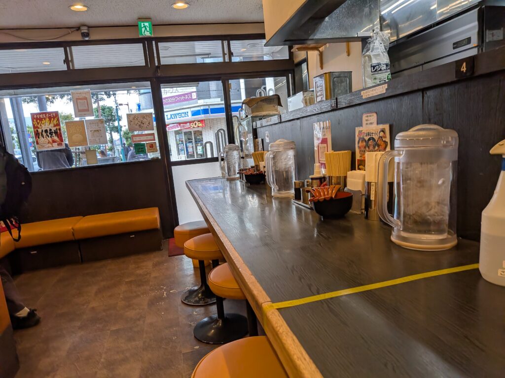 松壱家平塚店店内