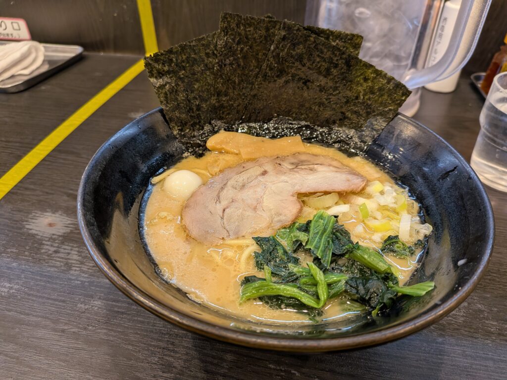 松壱家平塚店豚骨醤油らーめん