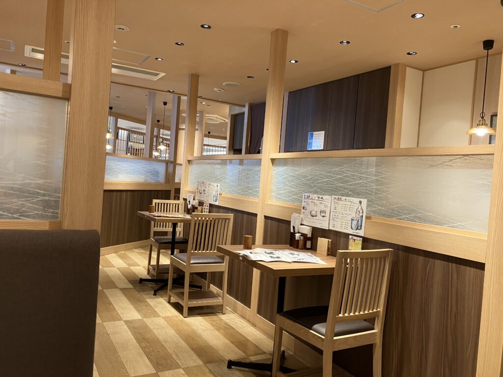 平塚肉ラスカ宮崎肉処平塚霧峰店内二人席