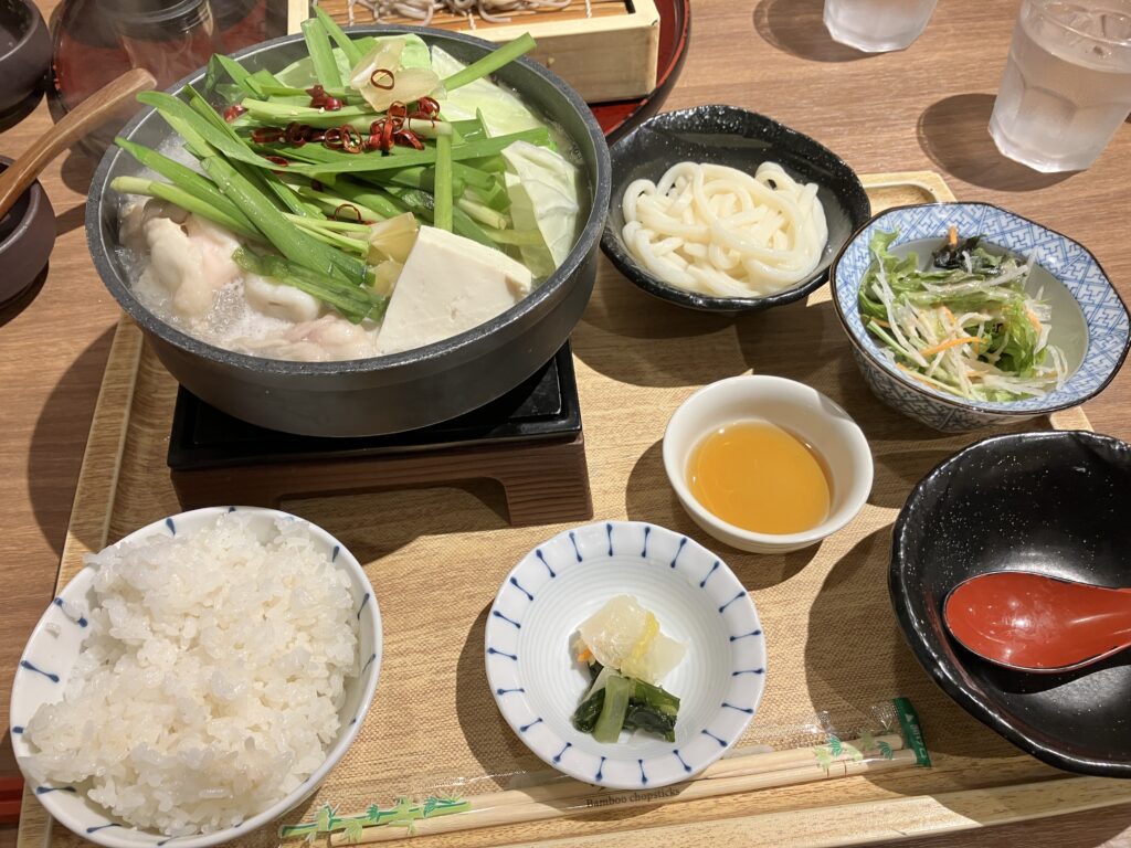 平塚肉ラスカ宮崎肉処平塚霧峰博多もつ鍋定食