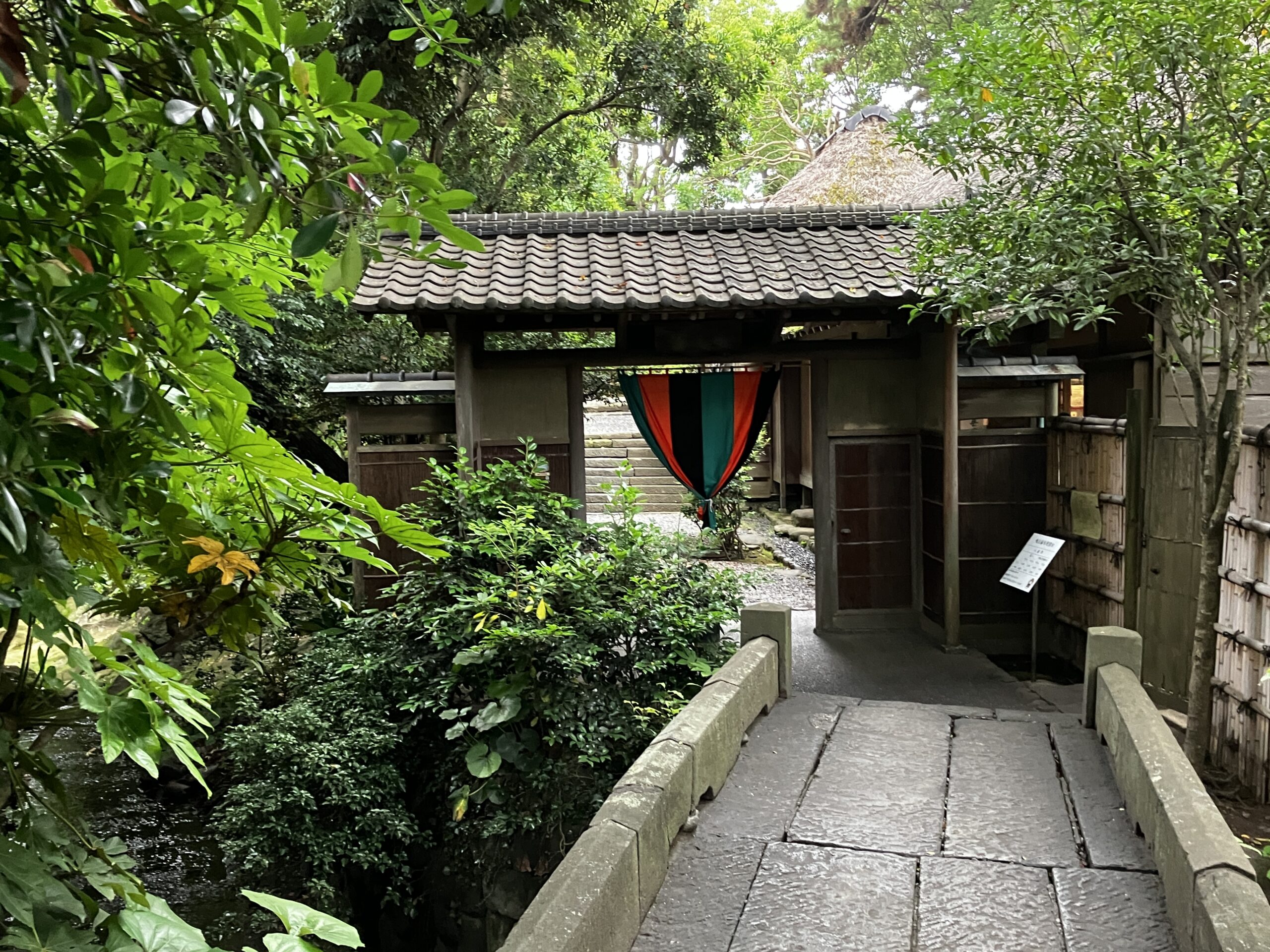 大磯観光日本三大俳諧道場鴫立庵